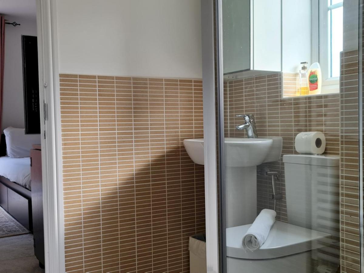Pass The Keys Well Located Modern 5 Bedroom House Birmingham Bagian luar foto