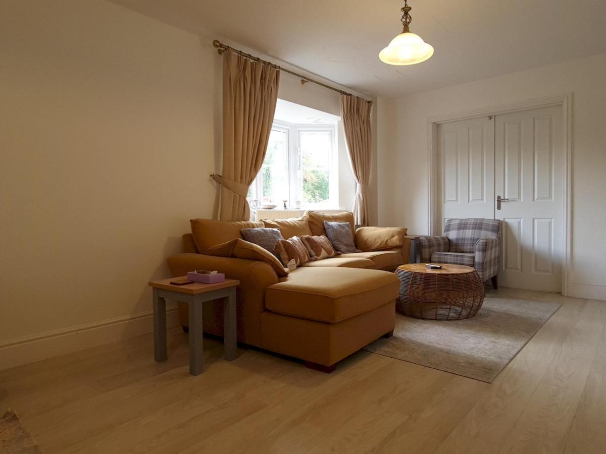 Pass The Keys Well Located Modern 5 Bedroom House Birmingham Bagian luar foto