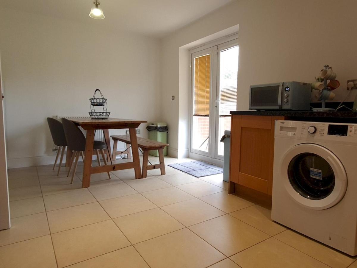 Pass The Keys Well Located Modern 5 Bedroom House Birmingham Bagian luar foto