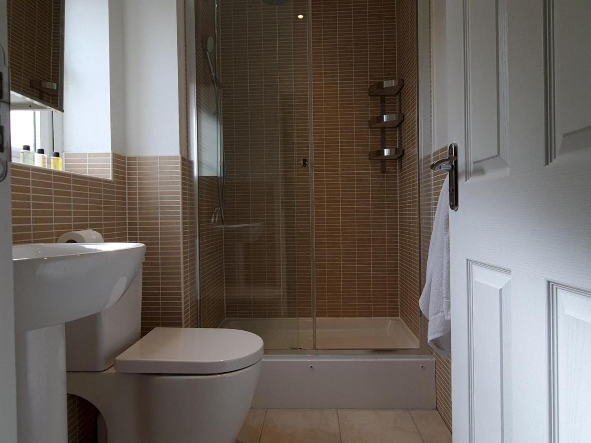 Pass The Keys Well Located Modern 5 Bedroom House Birmingham Bagian luar foto