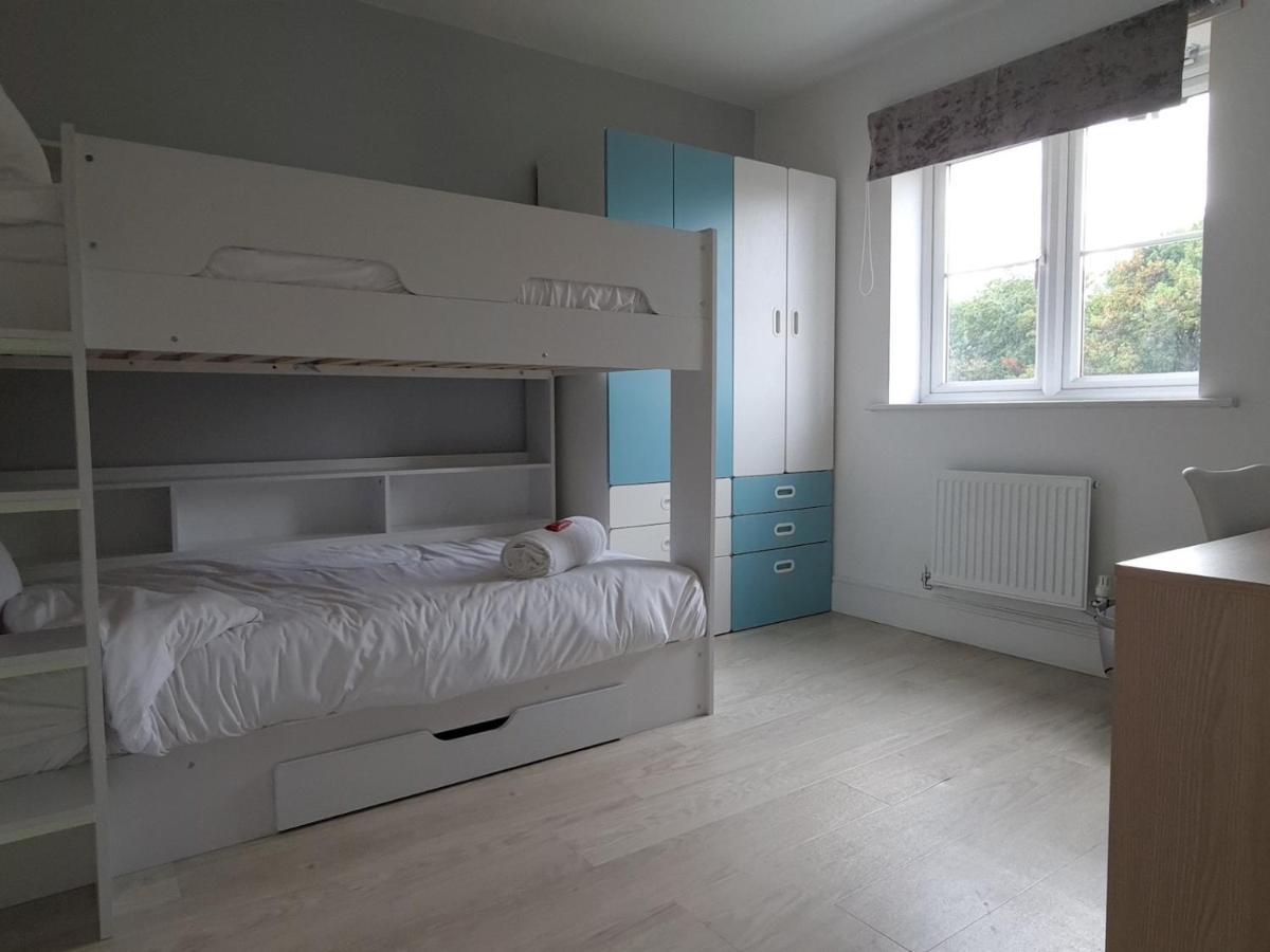 Pass The Keys Well Located Modern 5 Bedroom House Birmingham Bagian luar foto