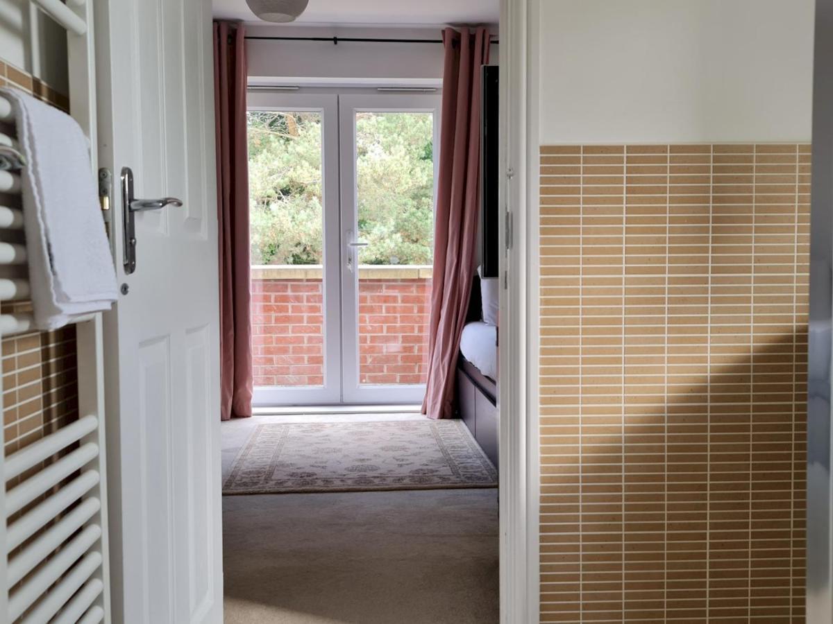 Pass The Keys Well Located Modern 5 Bedroom House Birmingham Bagian luar foto